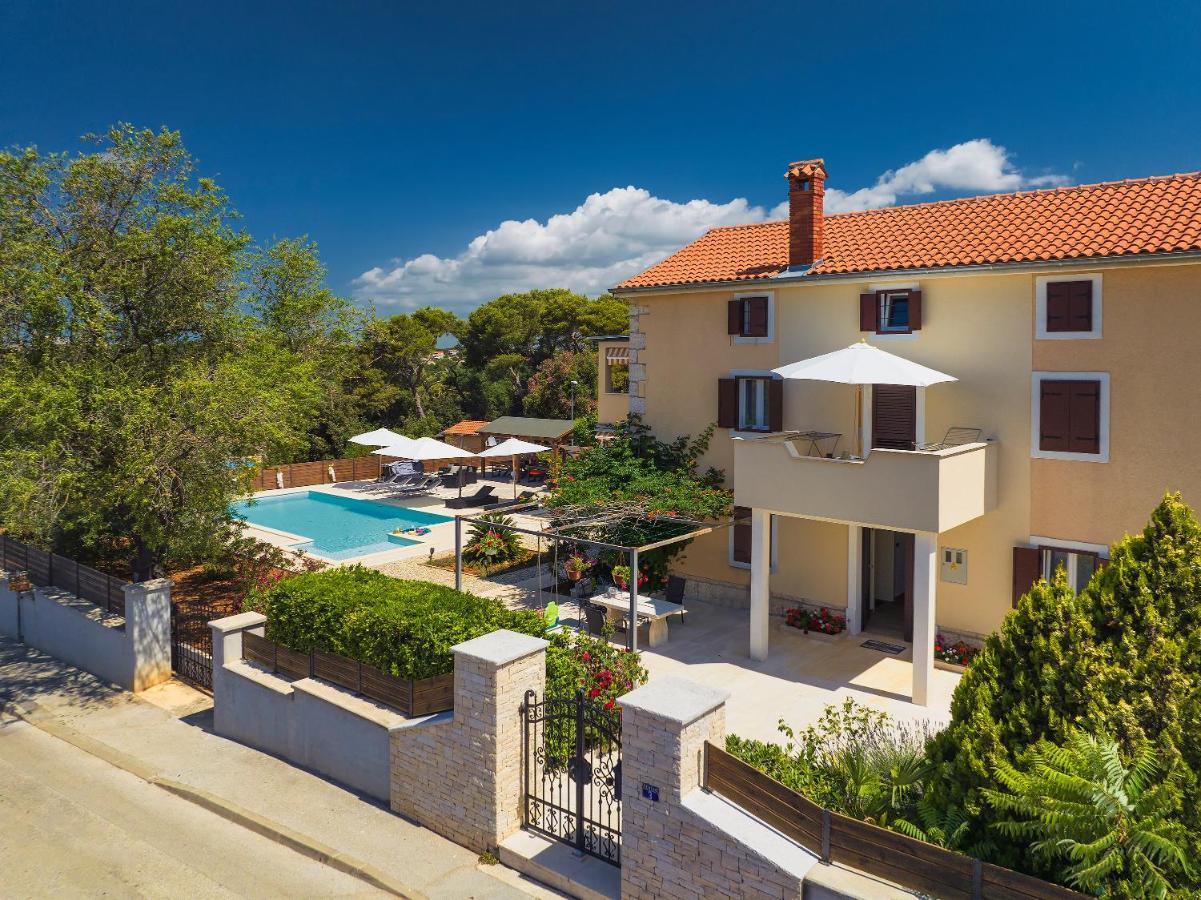 Apartments Vita Vinkuran Exterior photo